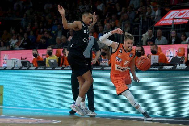 了足球比赛 了足球比赛